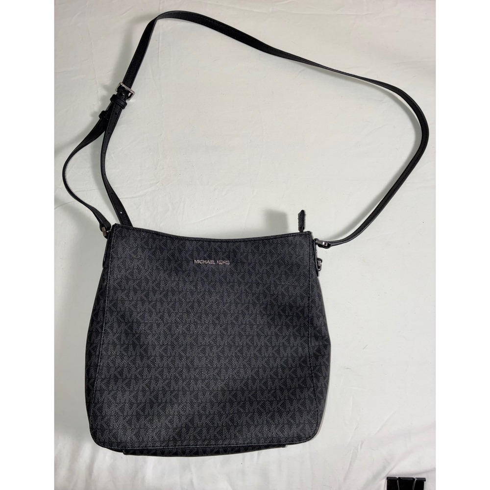 Michael Kors Jet Set Signature Black Crossbody Purse